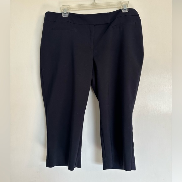 ⚡️5 for $25 item! Apt 9 navy work capris size 12P - Picture 1 of 5